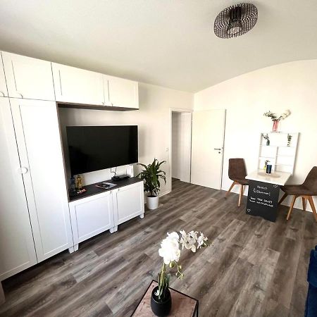 40 Qm Appartment Parkplatz, Balkon,Netflix, Prime Chemnitz Kültér fotó