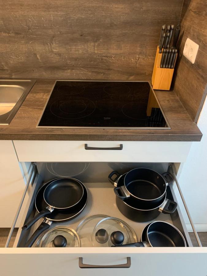 40 Qm Appartment Parkplatz, Balkon,Netflix, Prime Chemnitz Kültér fotó