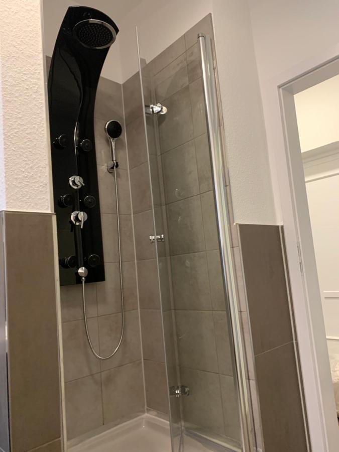 40 Qm Appartment Parkplatz, Balkon,Netflix, Prime Chemnitz Kültér fotó