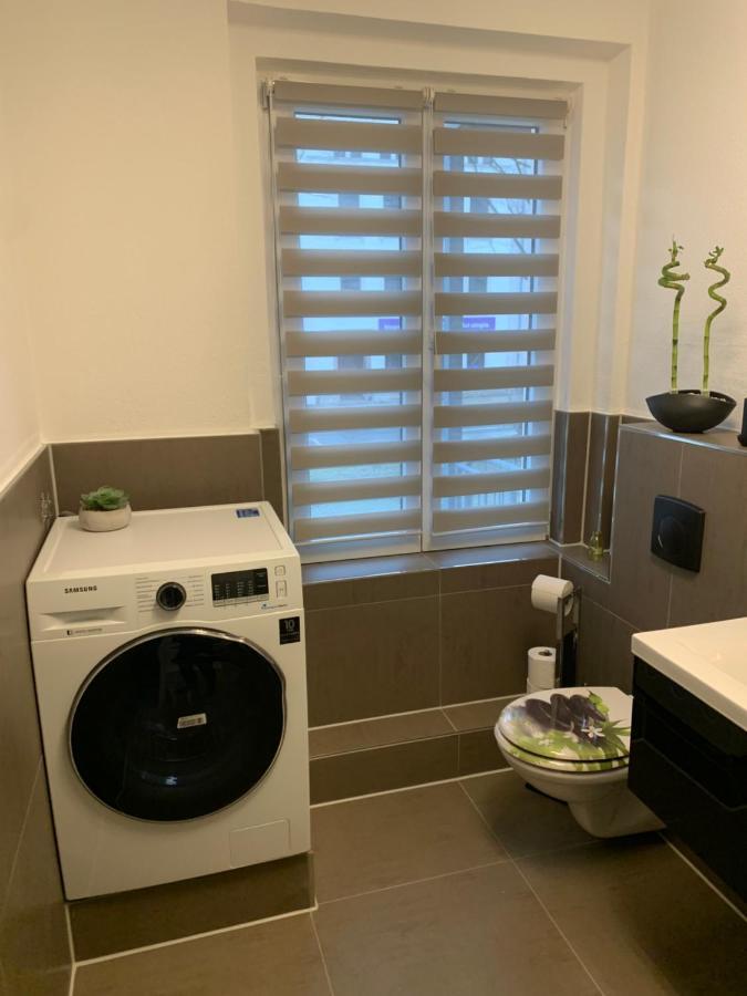 40 Qm Appartment Parkplatz, Balkon,Netflix, Prime Chemnitz Kültér fotó